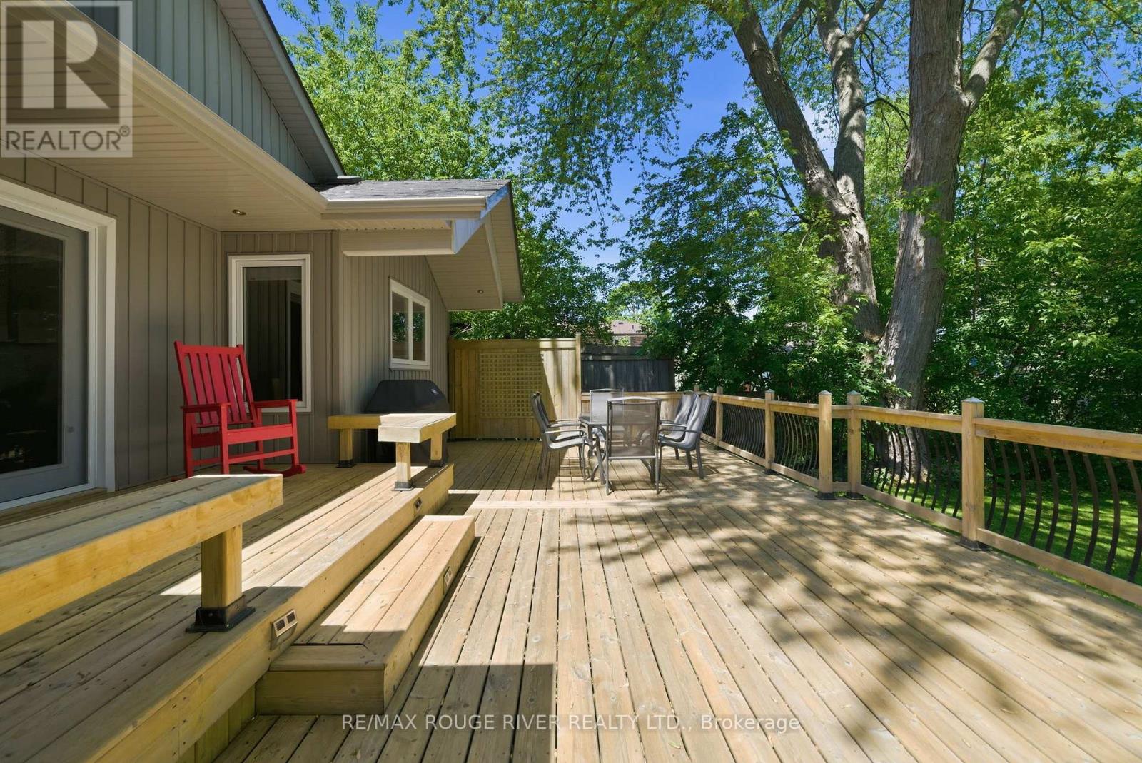 717 Hillview Crescent, Pickering, Ontario  L1W 2R6 - Photo 37 - E13468432