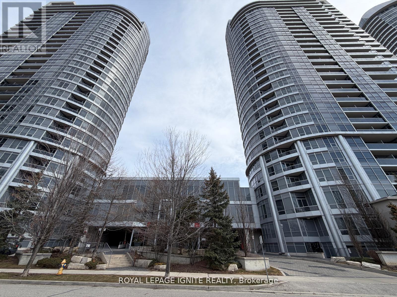 2001 - 151 VILLAGE GREEN SQUARE, Toronto, Ontario