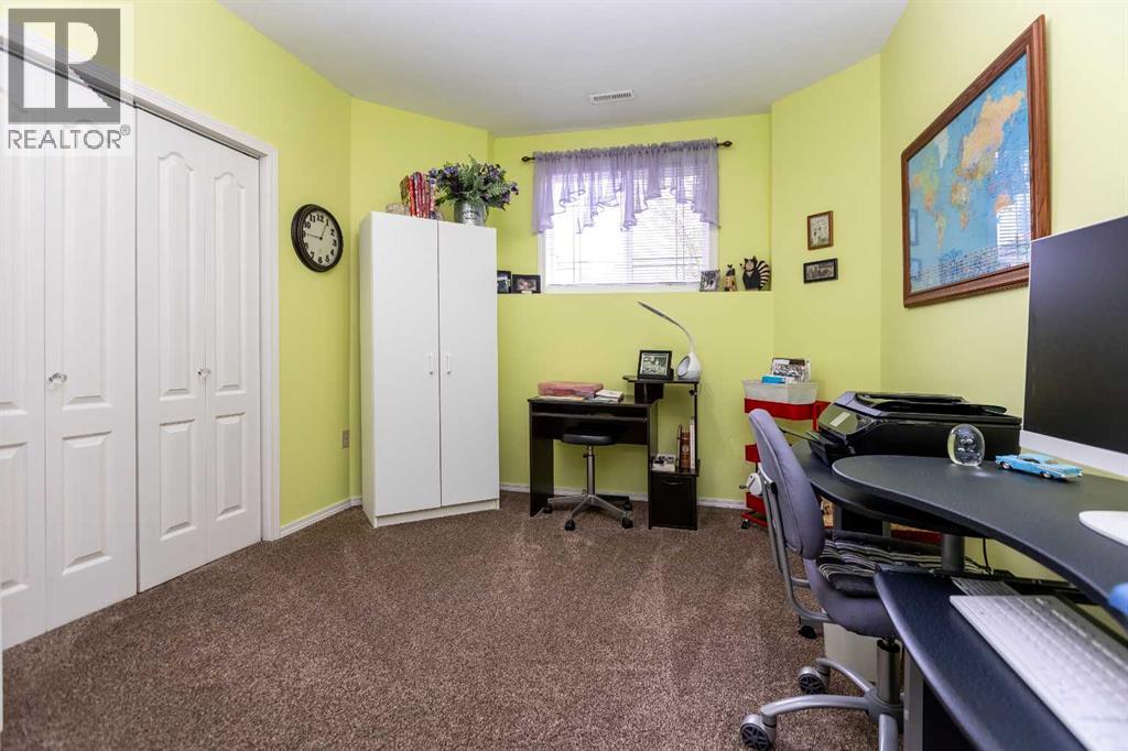 63 Vanier Drive, Red Deer, Alberta  T4R 0G3 - Photo 23 - A2321350