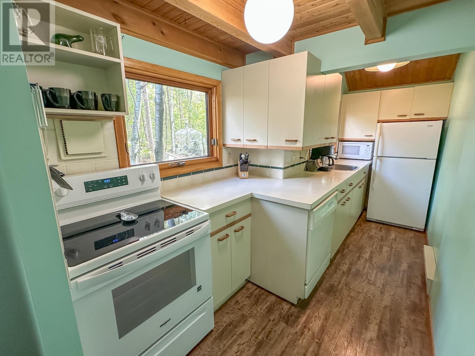 2 Donbrock Dr, Kenora, Ontario  P9N 0A1 - Photo 3 - TB2601577