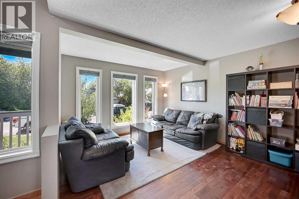 19 Coventry Link NE, Calgary, Alberta  T3K 5H6 - Photo 4 - A2319430