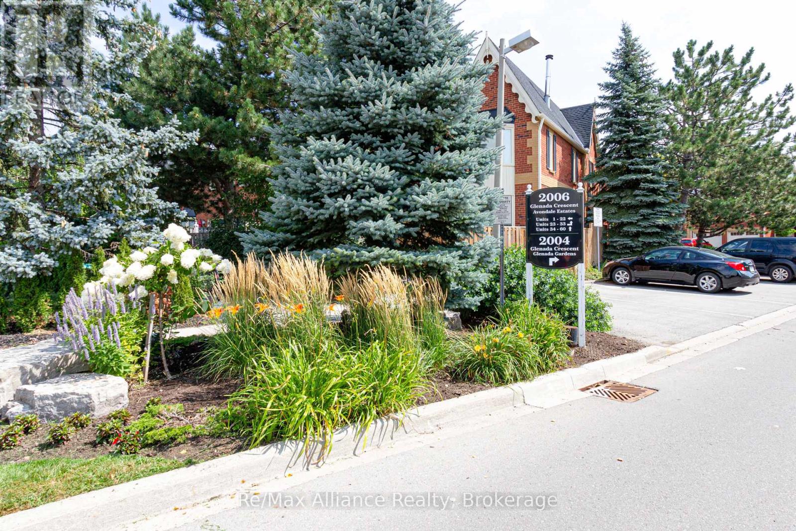 6 - 2006 GLENADA CRESCENT, Oakville, Ontario