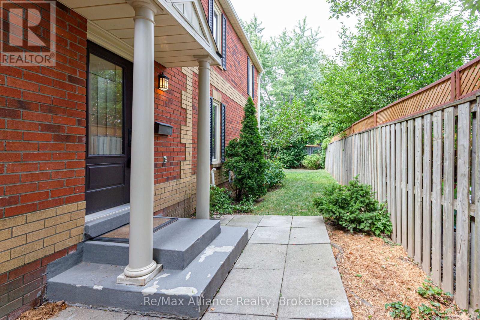 6 - 2006 Glenada Crescent, Oakville, Ontario  L6H 5R9 - Photo 3 - W13468772