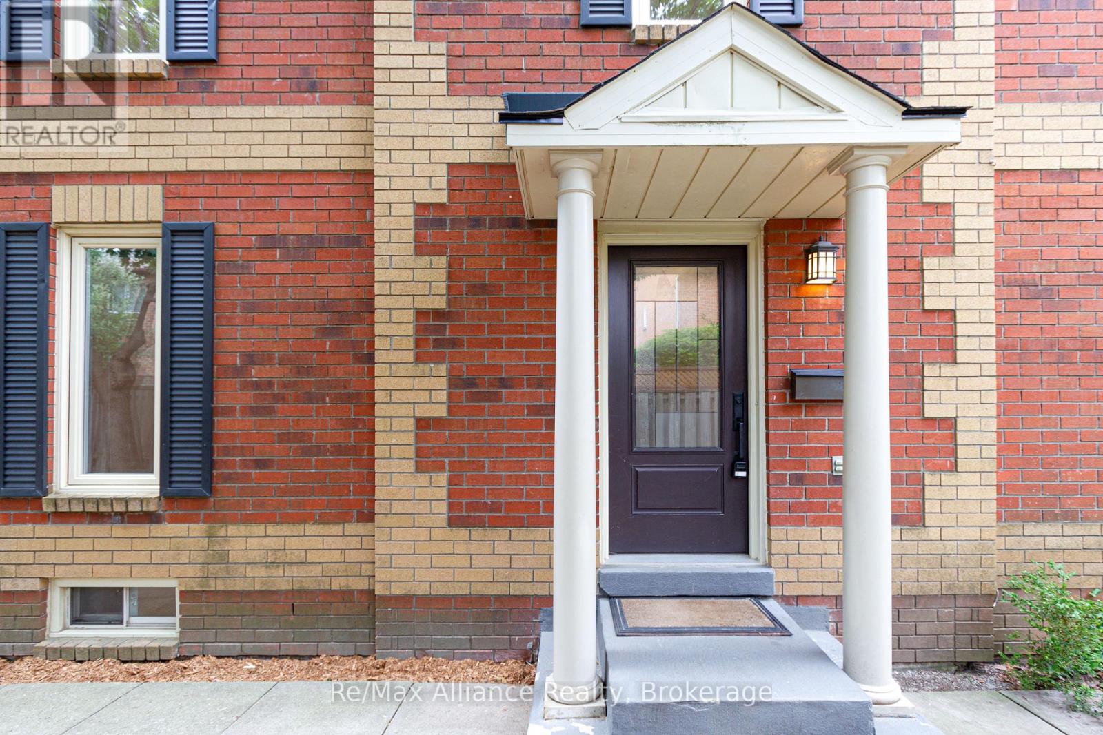 6 - 2006 Glenada Crescent, Oakville, Ontario  L6H 5R9 - Photo 4 - W13468772