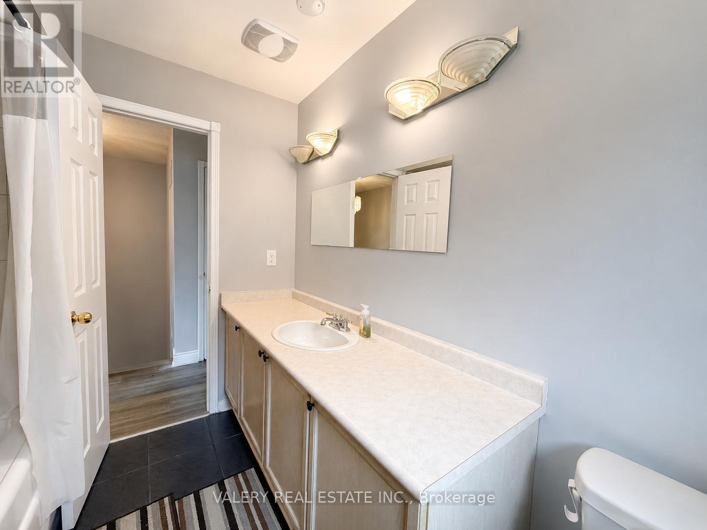 12 Letty Avenue, Brampton, Ontario  L6Y 4T5 - Photo 10 - W13468386