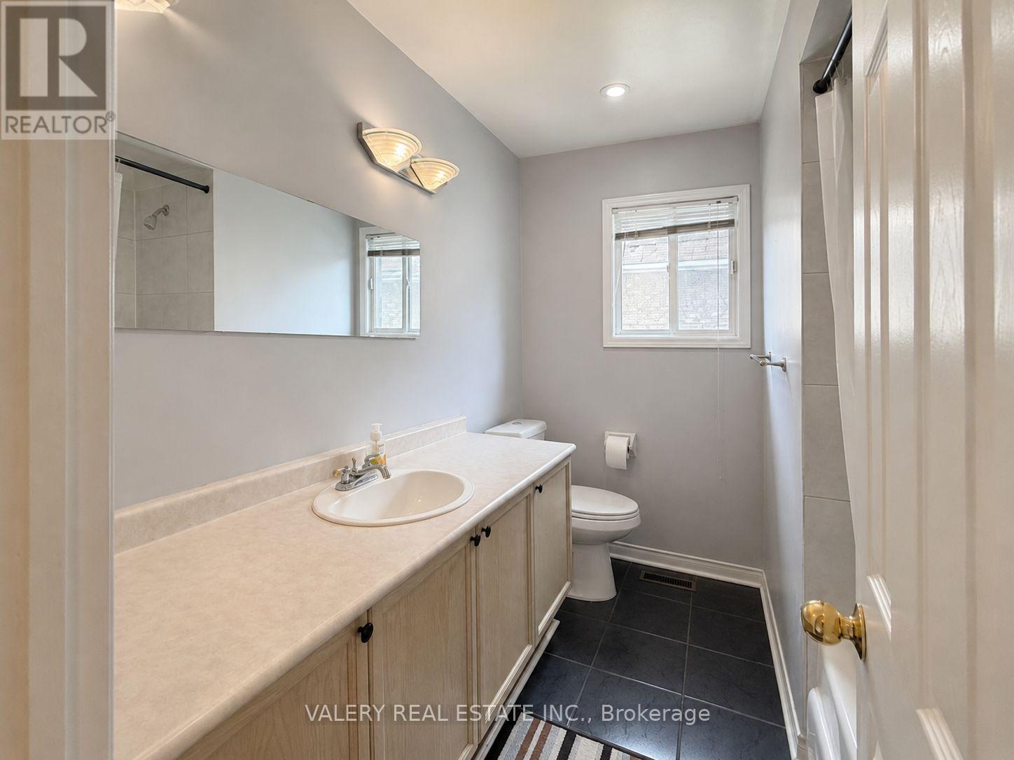 12 Letty Avenue, Brampton, Ontario  L6Y 4T5 - Photo 11 - W13468386