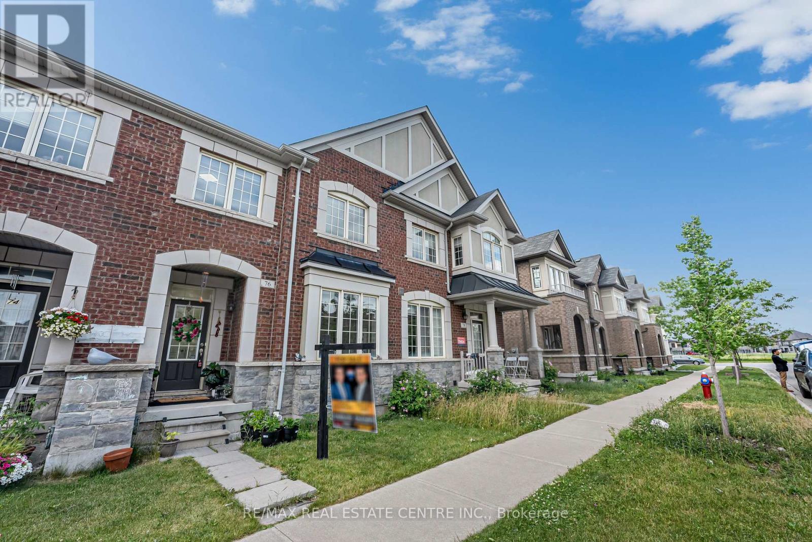 76 Saint Dennis Road, Brampton, Ontario L6R 3Z2 - Photo 1 - W13468448