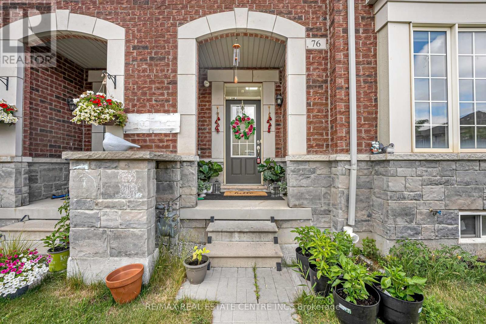 76 Saint Dennis Road, Brampton, Ontario L6R 3Z2 - Photo 3 - W13468448