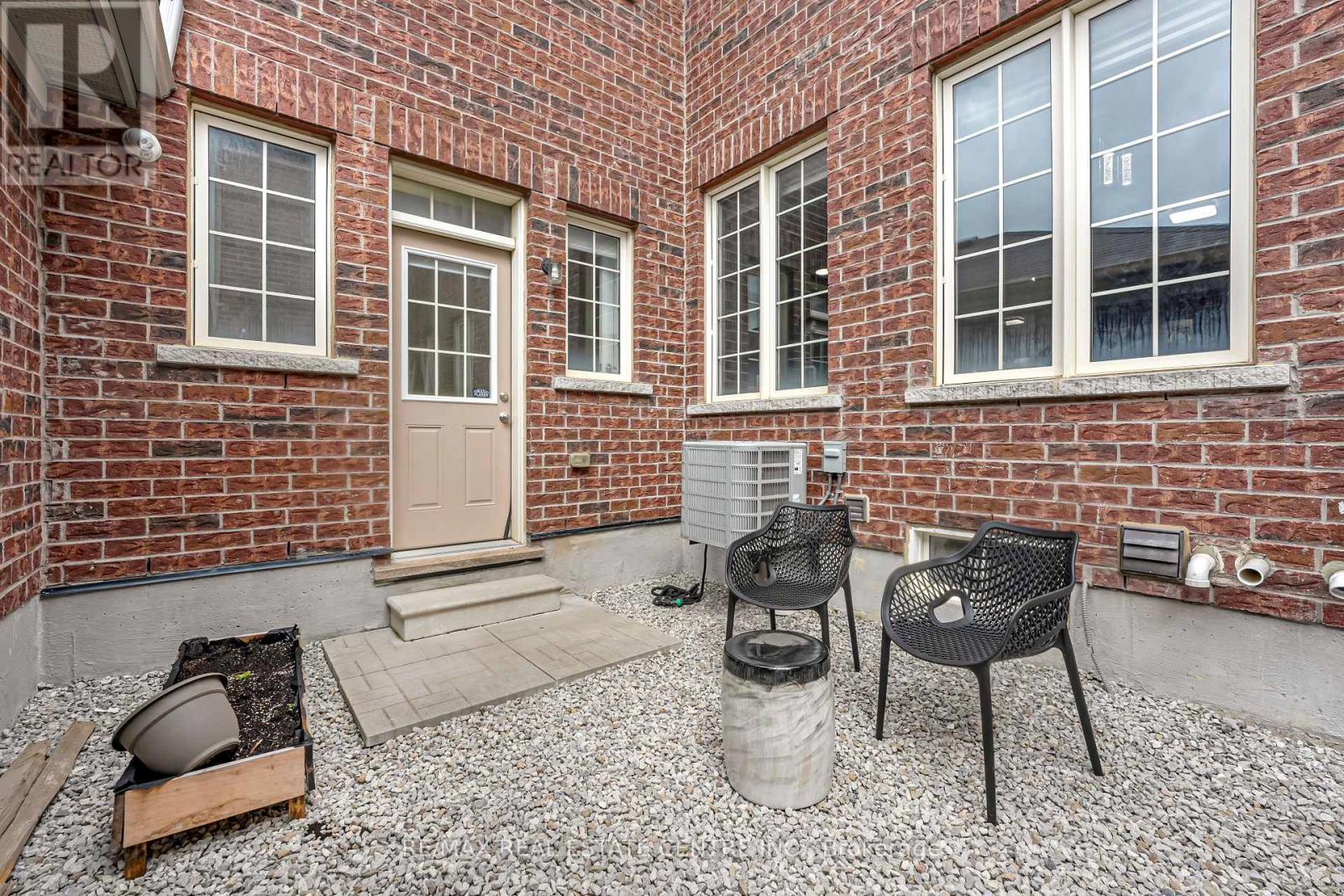 76 Saint Dennis Road, Brampton, Ontario L6R 3Z2 - Photo 40 - W13468448