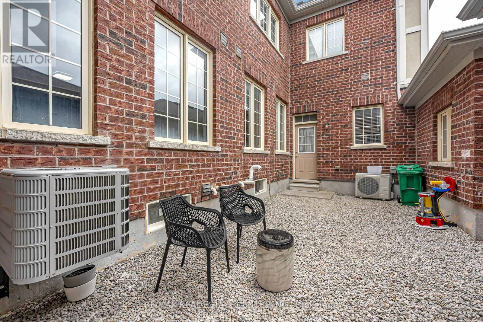 76 Saint Dennis Road, Brampton, Ontario L6R 3Z2 - Photo 41 - W13468448
