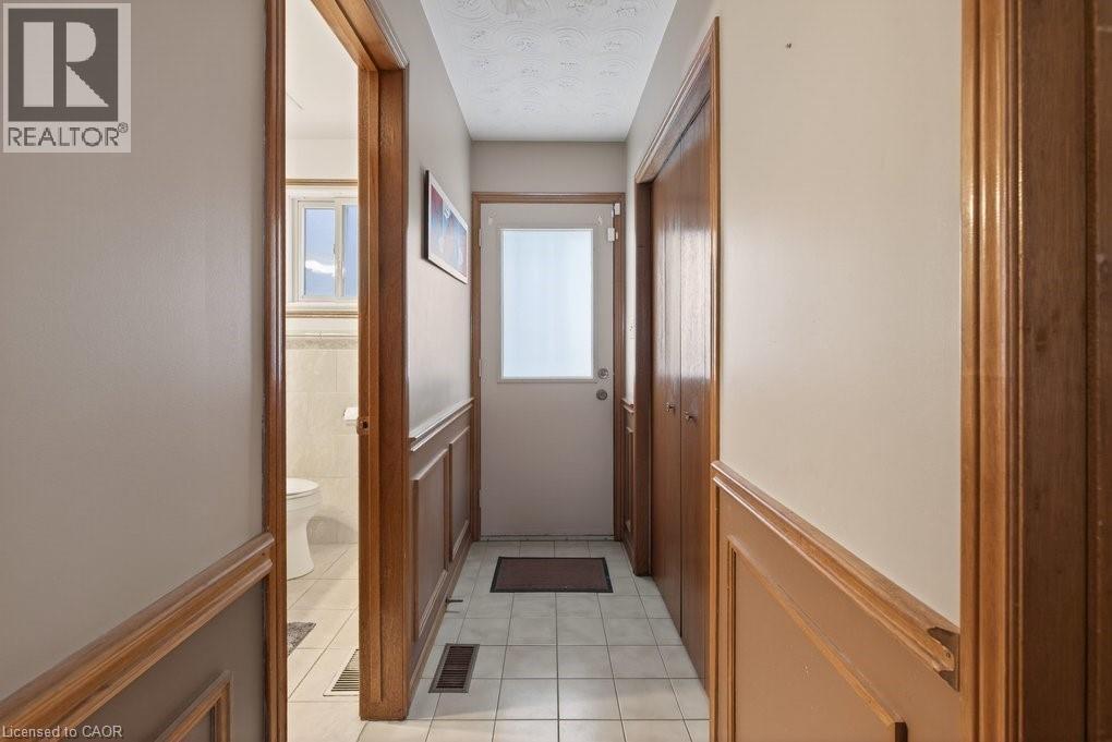 42 Lasila Court, Hamilton, Ontario  L9C 7B6 - Photo 14 - 40834546