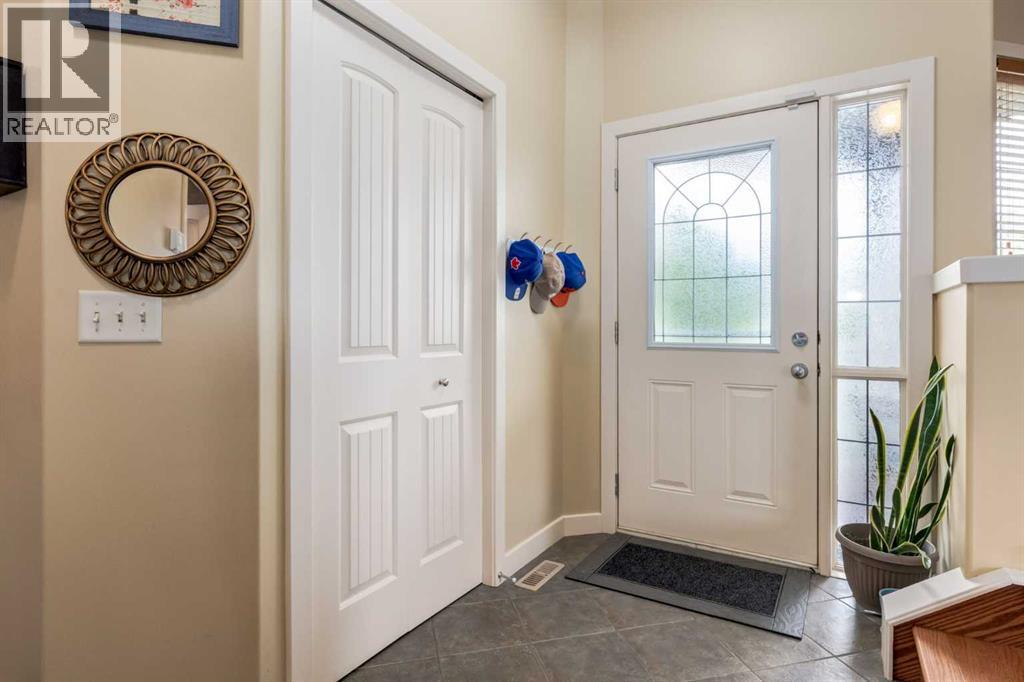 664 Luxstone Landing SW, Airdrie, Alberta  T4B 3L2 - Photo 3 - A2315122
