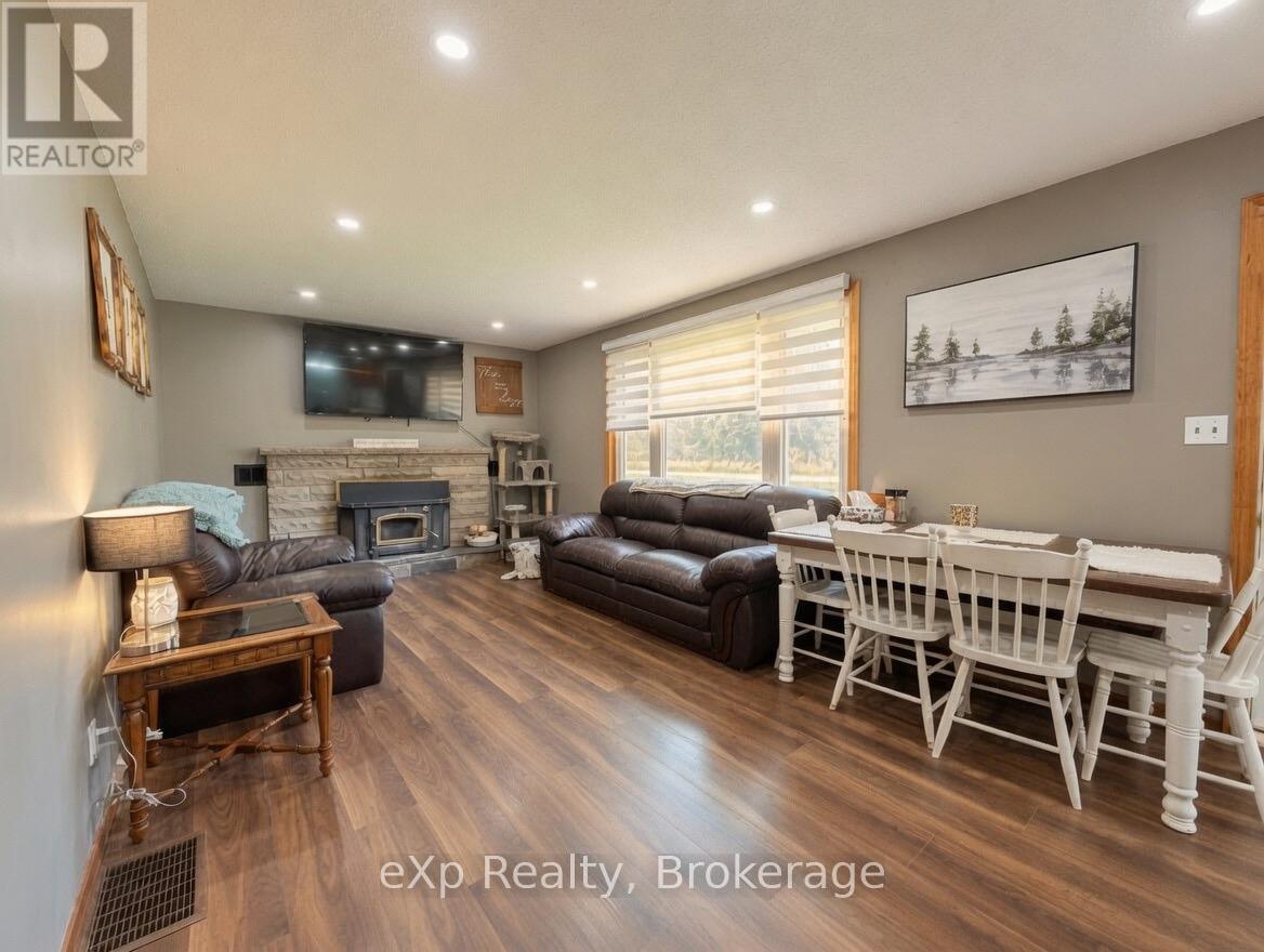255351 Concession 1 Road, Chatsworth, Ontario  N0H 2V0 - Photo 3 - X13468604