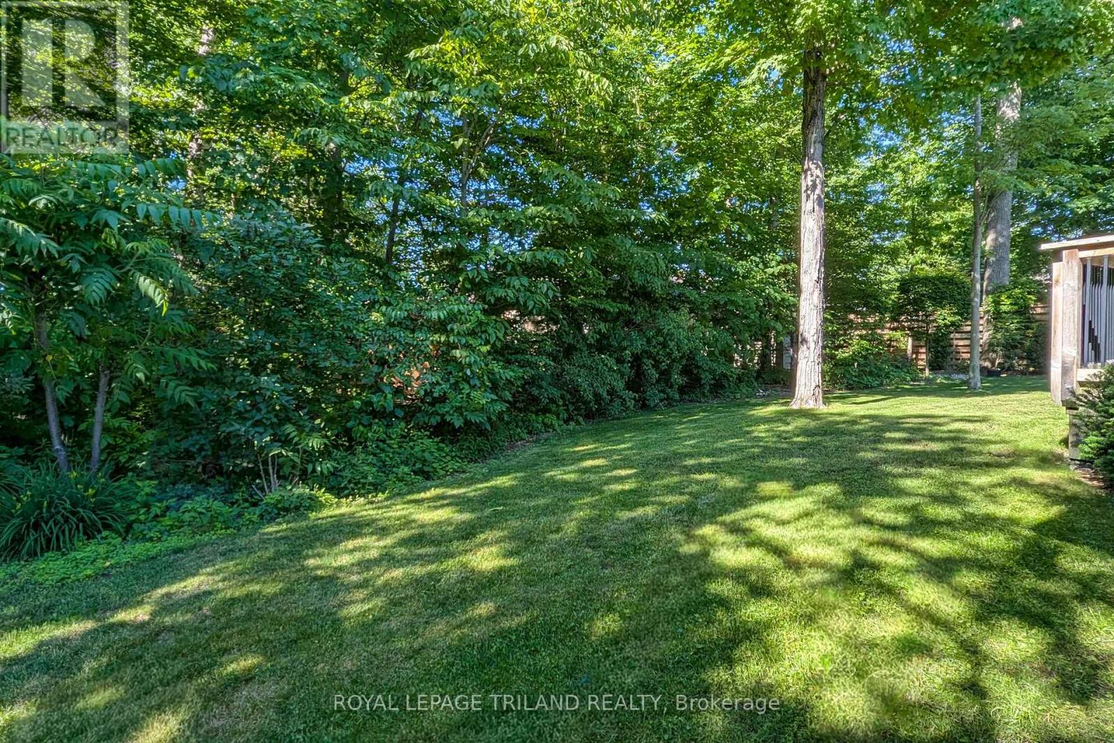 19 Erin Place, Lambton Shores, Ontario  N0M 1T0 - Photo 8 - X13468582