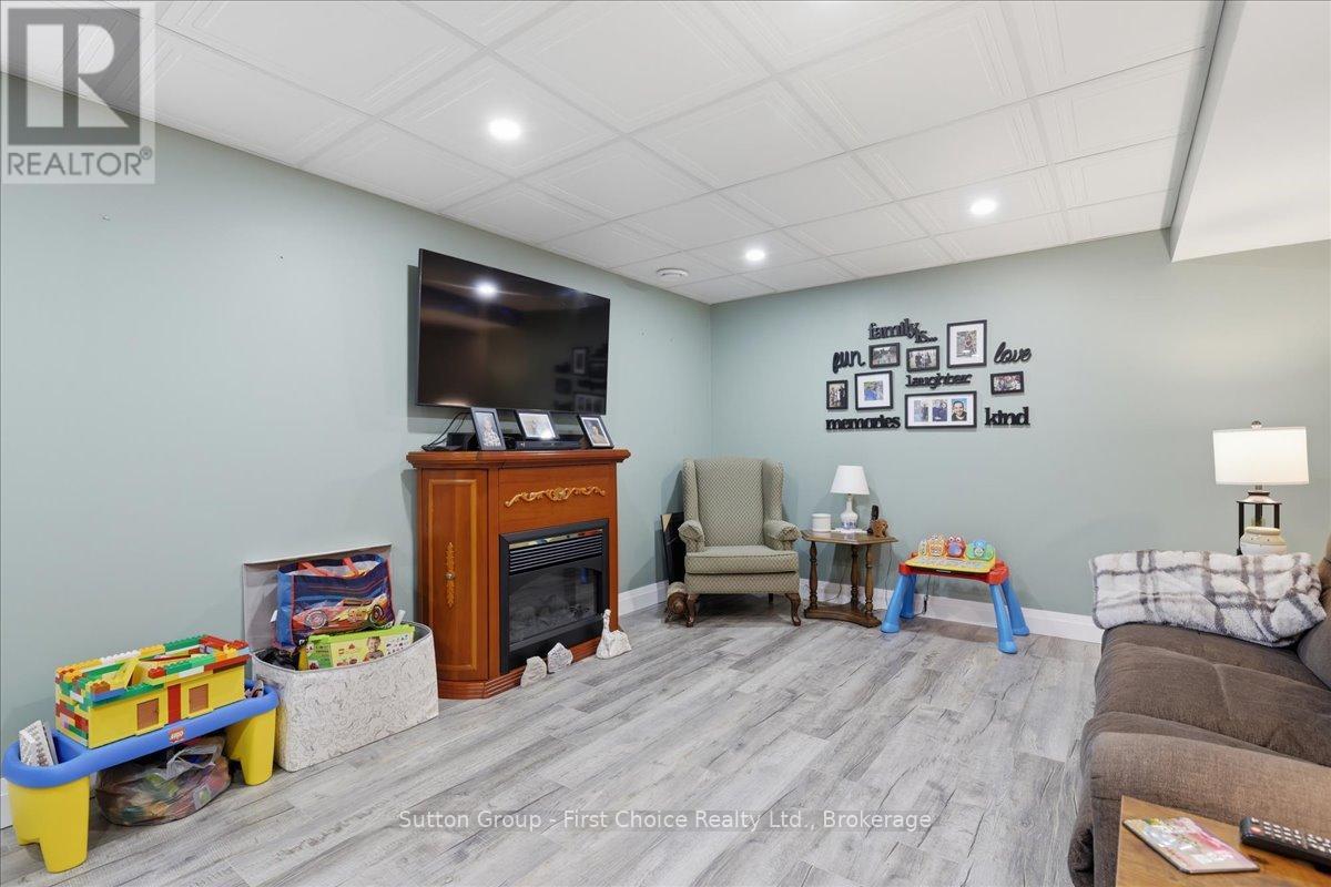 34 Dixon Road, Stratford, Ontario  N5A 6X8 - Photo 27 - X13468714