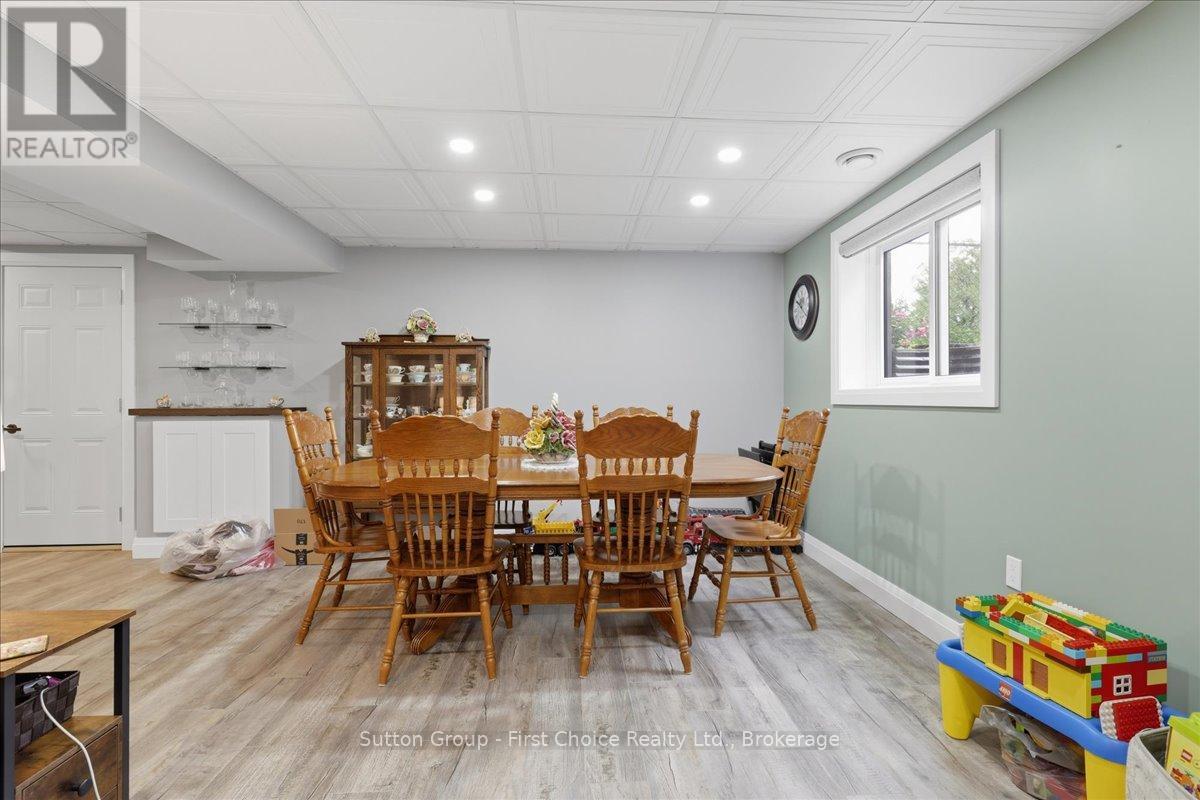 34 Dixon Road, Stratford, Ontario  N5A 6X8 - Photo 28 - X13468714