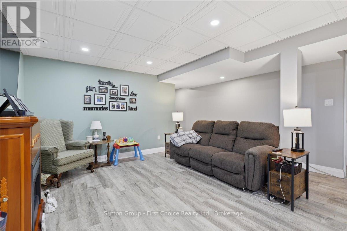 34 Dixon Road, Stratford, Ontario  N5A 6X8 - Photo 30 - X13468714