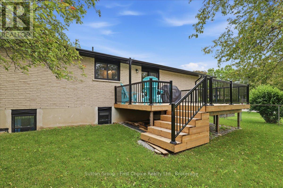 34 Dixon Road, Stratford, Ontario  N5A 6X8 - Photo 35 - X13468714