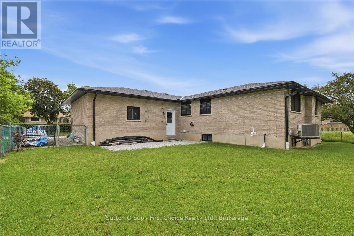 34 Dixon Road, Stratford, Ontario  N5A 6X8 - Photo 38 - X13468714