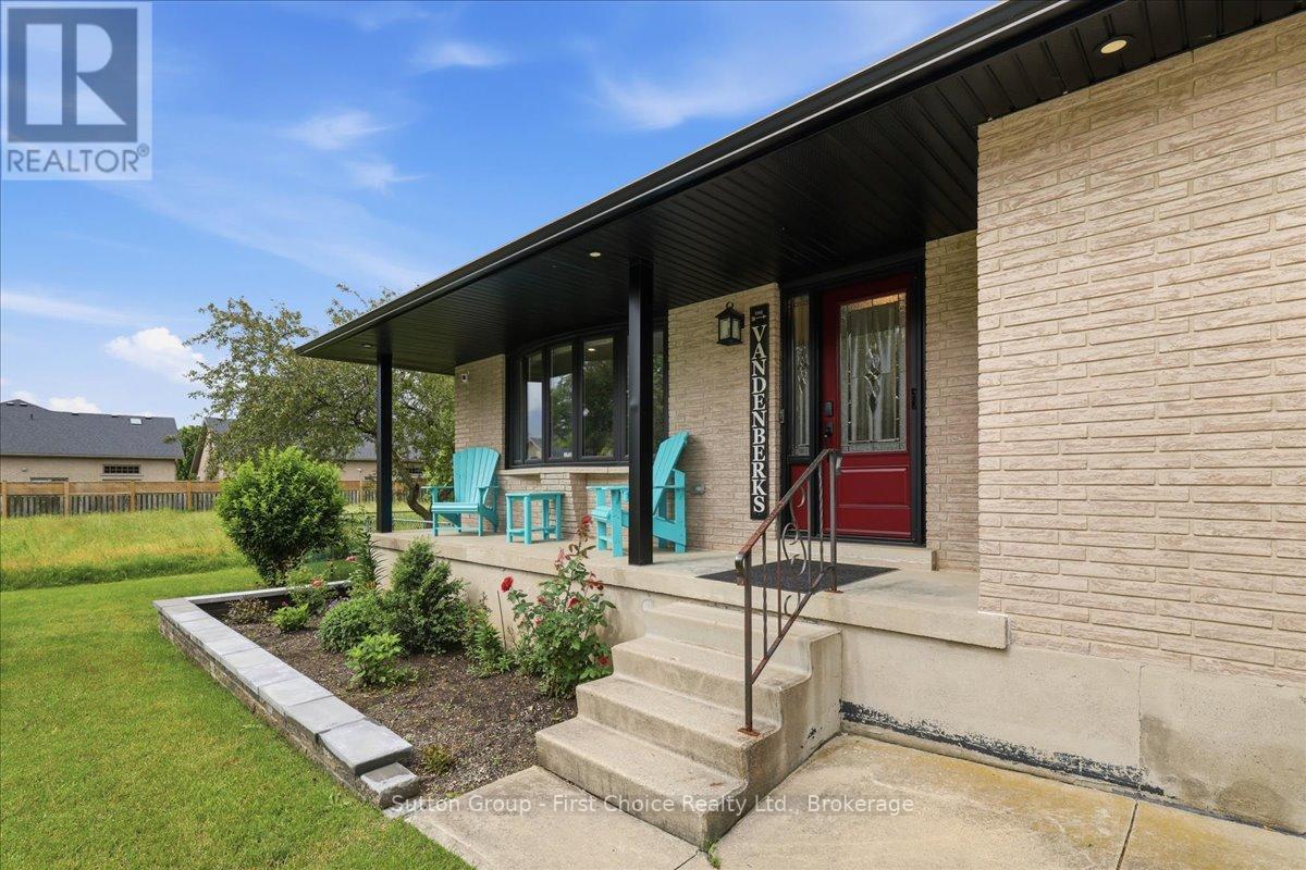 34 Dixon Road, Stratford, Ontario  N5A 6X8 - Photo 4 - X13468714