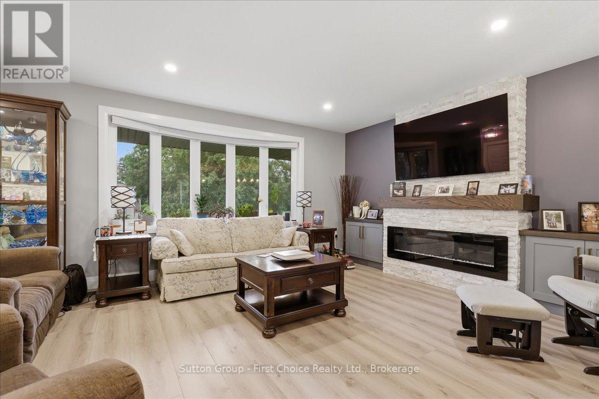 34 Dixon Road, Stratford, Ontario  N5A 6X8 - Photo 9 - X13468714