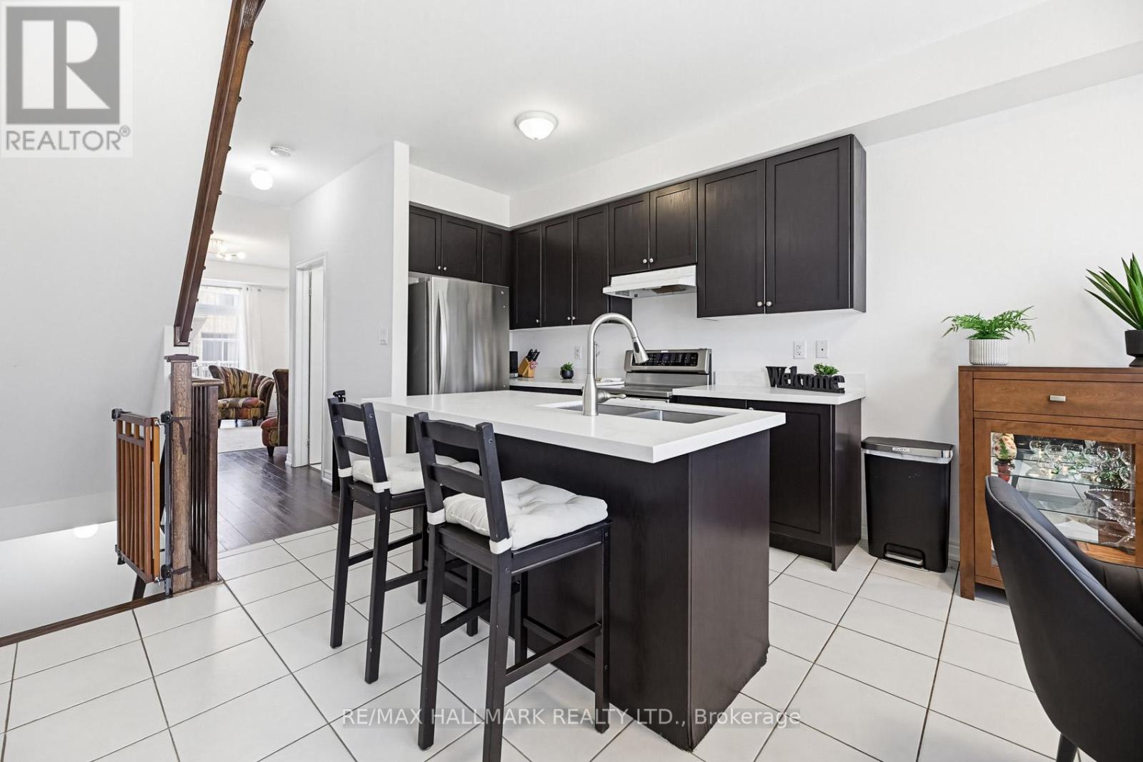 60 Belanger Crescent, Toronto, Ontario  M1L 0H3 - Photo 3 - E13122090