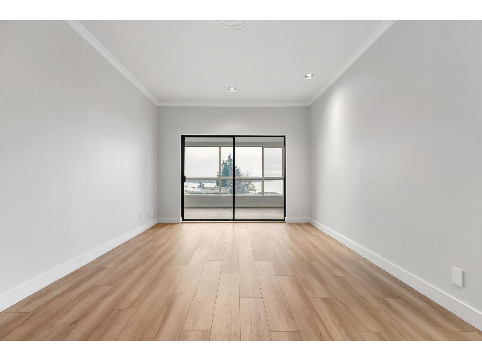 204 15176 Buena Vista Avenue, White Rock, British Columbia  V4B 1Y3 - Photo 17 - R3137942