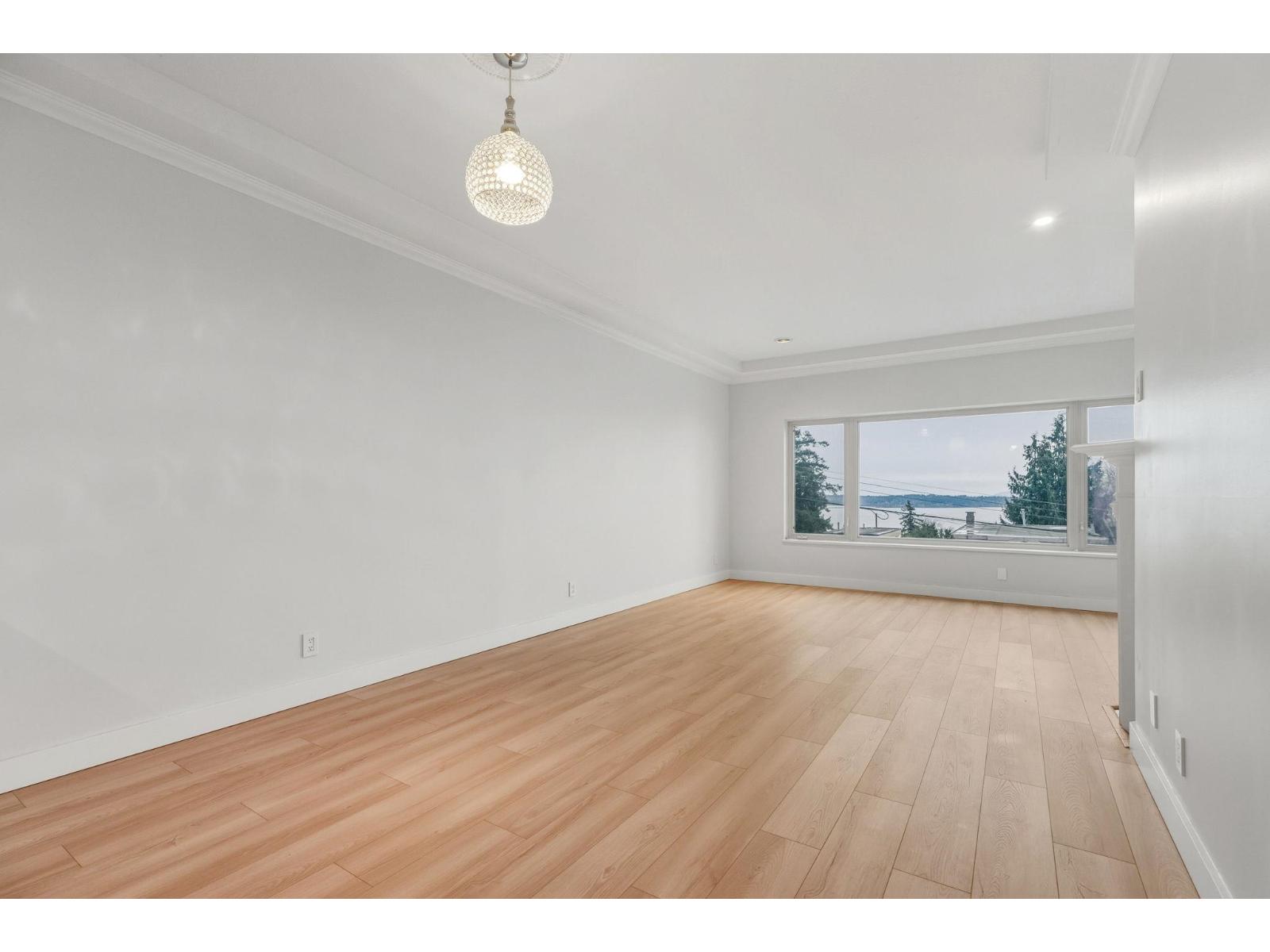 204 15176 Buena Vista Avenue, White Rock, British Columbia  V4B 1Y3 - Photo 8 - R3137942
