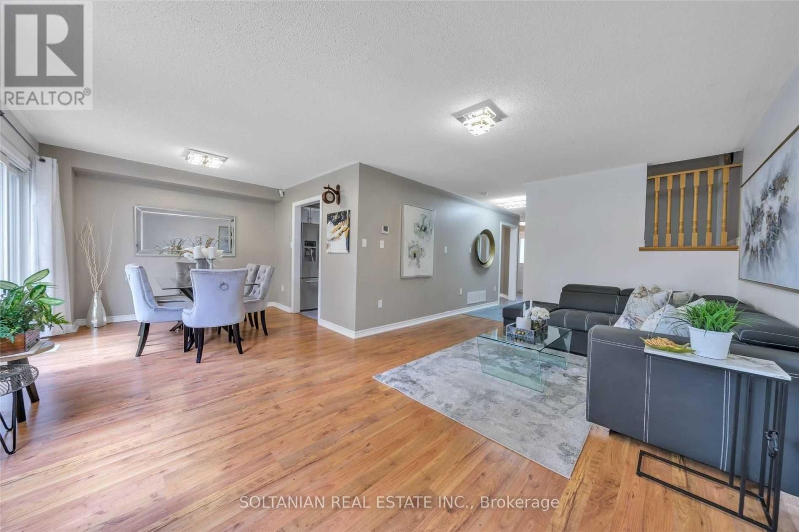94 October Lane, Aurora, Ontario  L4G 6Z8 - Photo 3 - N13467782