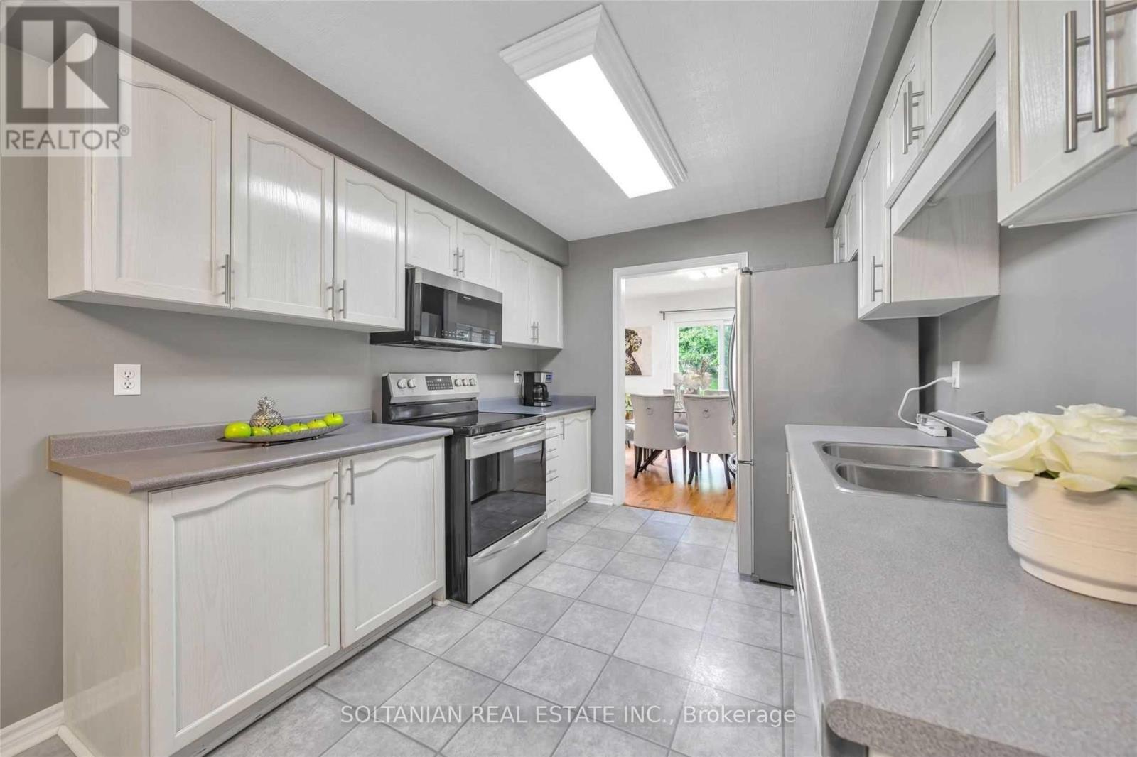 94 October Lane, Aurora, Ontario  L4G 6Z8 - Photo 8 - N13467782
