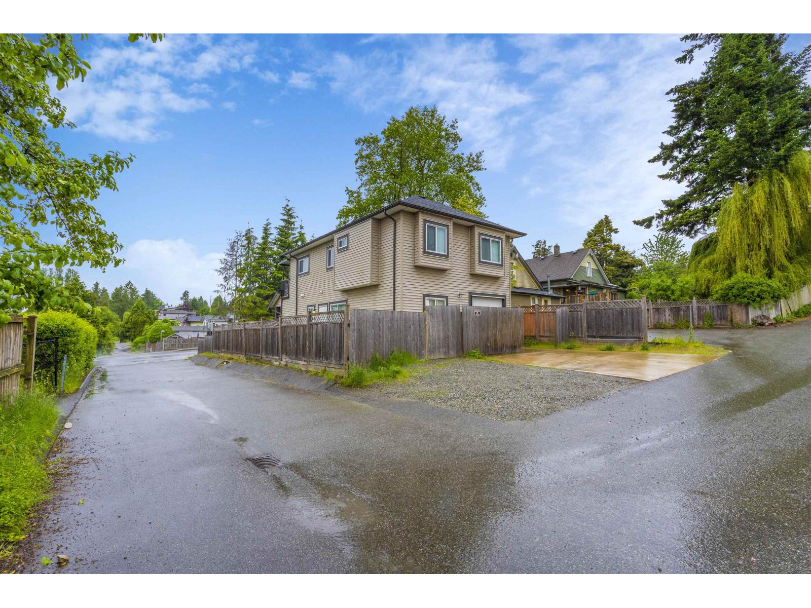 7430 Grand Street, Mission, British Columbia  V2V 3S5 - Photo 5 - R3133329