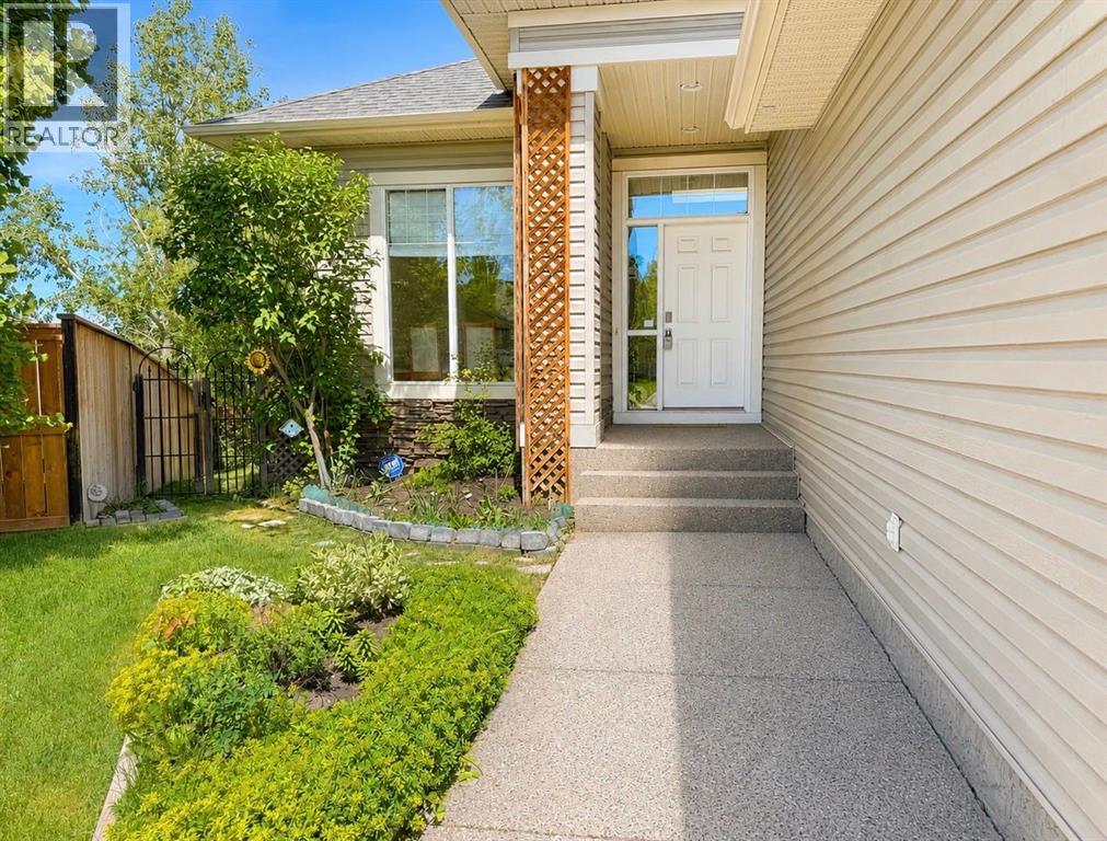 151 Hawkmere View, Chestermere, Alberta  T1X 1T8 - Photo 2 - A2320032