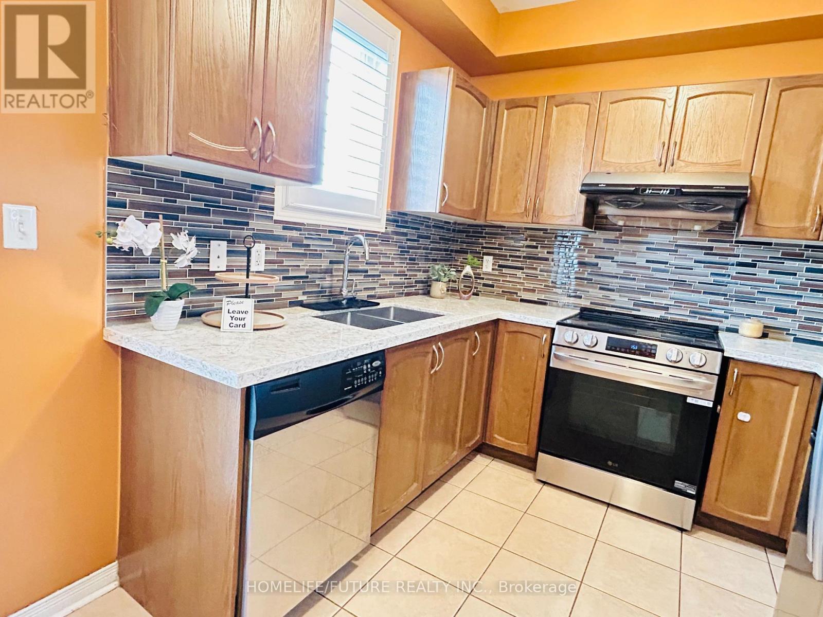 Main - 83 Jack Monkman Crescent, Markham, Ontario  L3S 0A4 - Photo 2 - N13461732