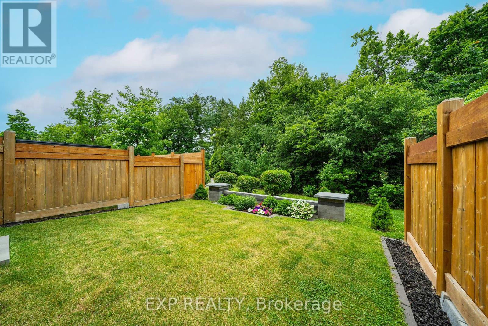20 Crestridge Drive, Vaughan, Ontario  L4J 0K1 - Photo 2 - N13466938