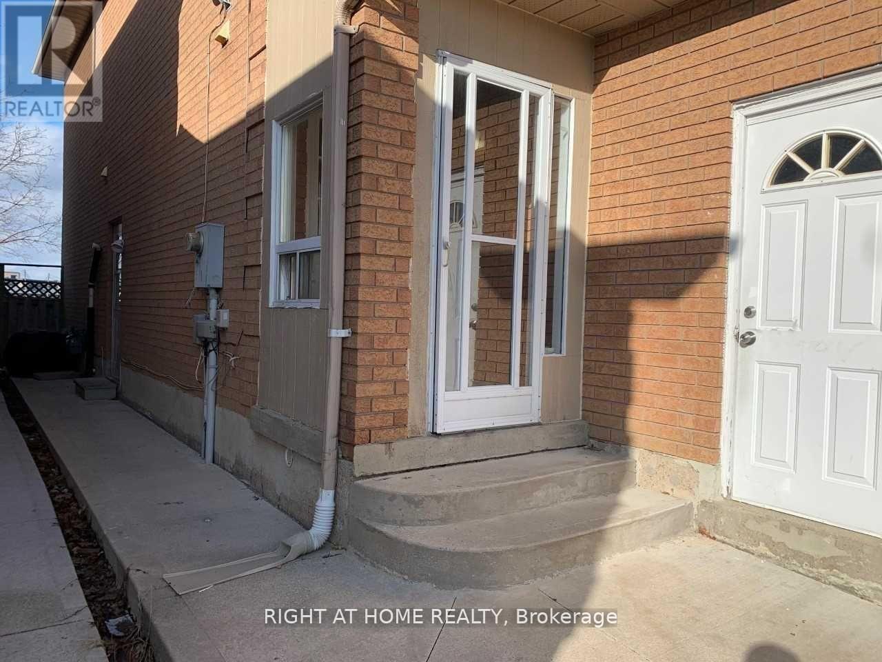 Bsmt - 63 Toba Crescent, Brampton, Ontario  L6Z 4R7 - Photo 2 - W13468706