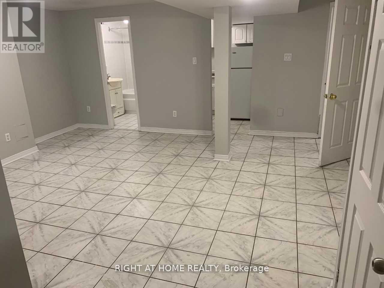 Bsmt - 63 Toba Crescent, Brampton, Ontario  L6Z 4R7 - Photo 4 - W13468706