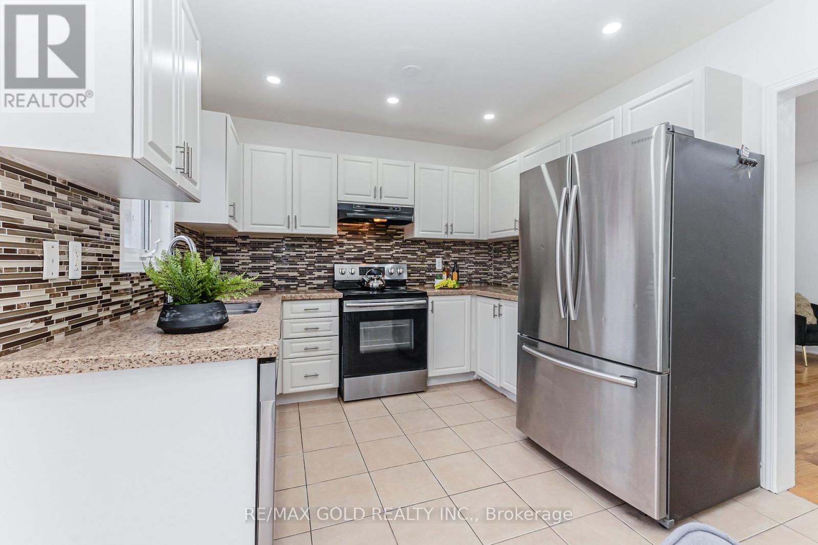 67 Palleschi Drive, Brampton, Ontario  L6P 2S1 - Photo 13 - W13468718