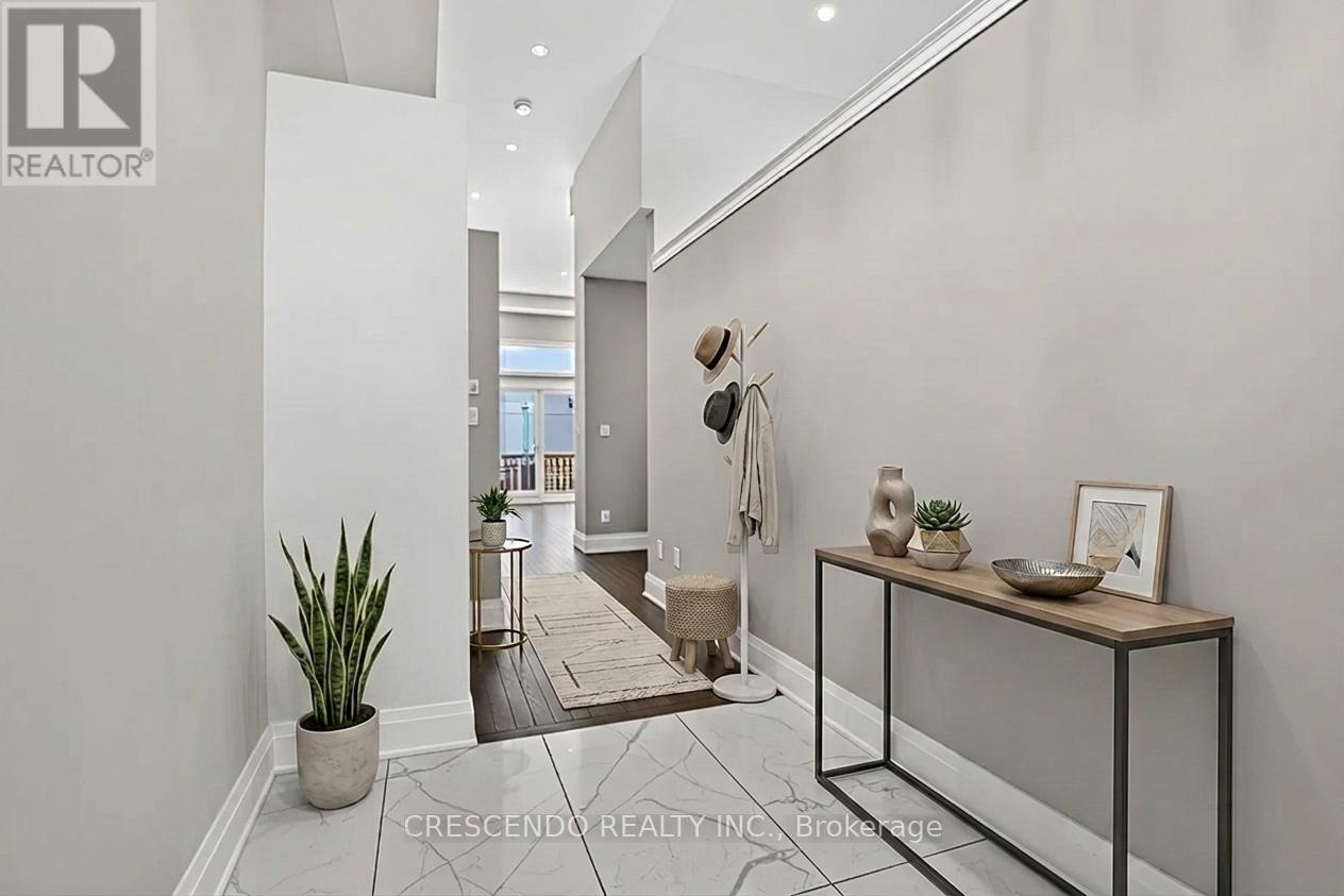 455 Rimilton Avenue, Toronto, Ontario  M8W 2G7 - Photo 6 - W13468738