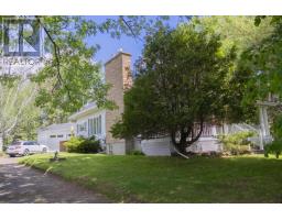 136 Sherwood Dr, Thunder Bay, Ontario