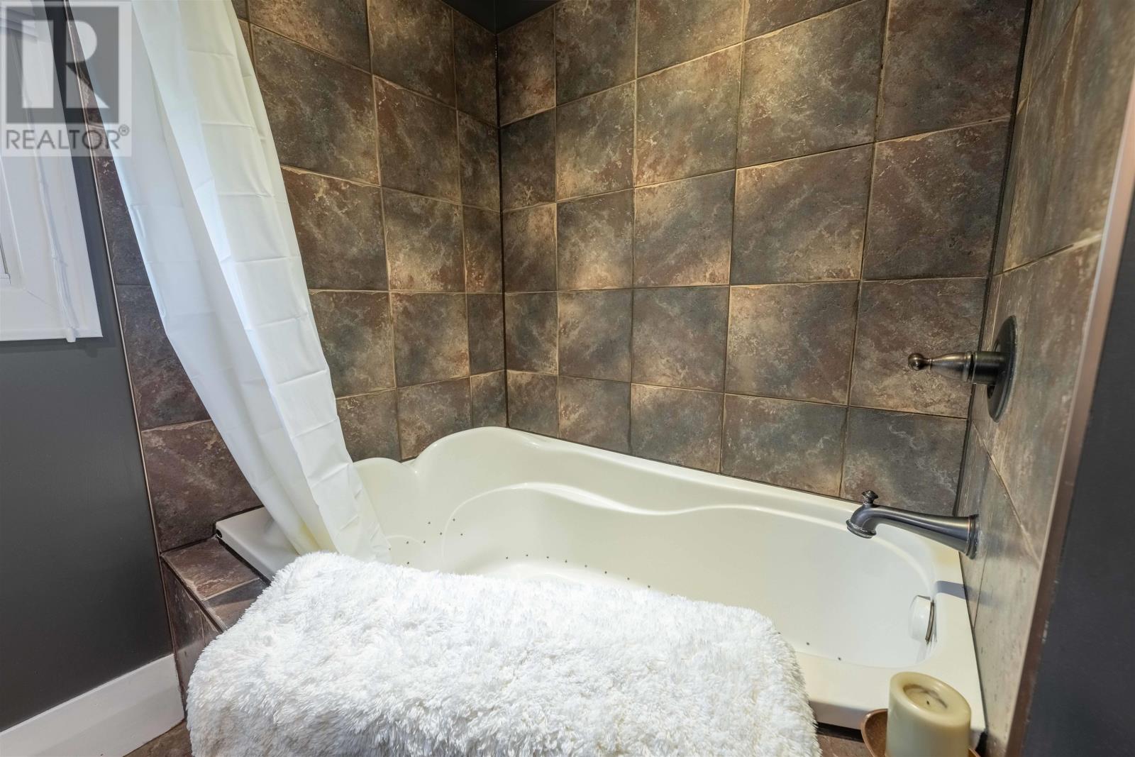 136 Sherwood Dr, Thunder Bay, Ontario  P7B 6L1 - Photo 27 - TB2601522