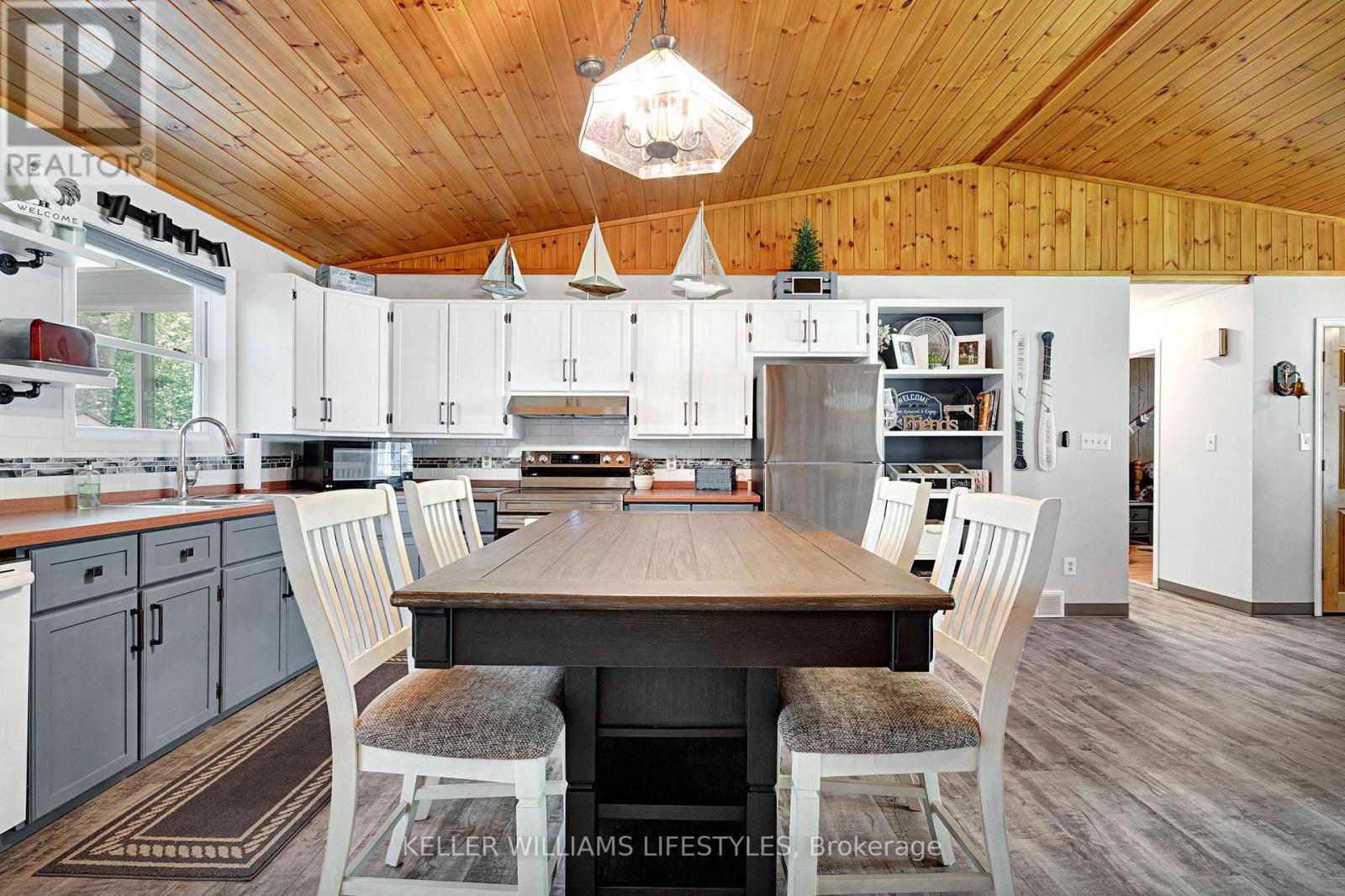 6238 London Road, Lambton Shores, Ontario  N0N 1J0 - Photo 17 - X13468842