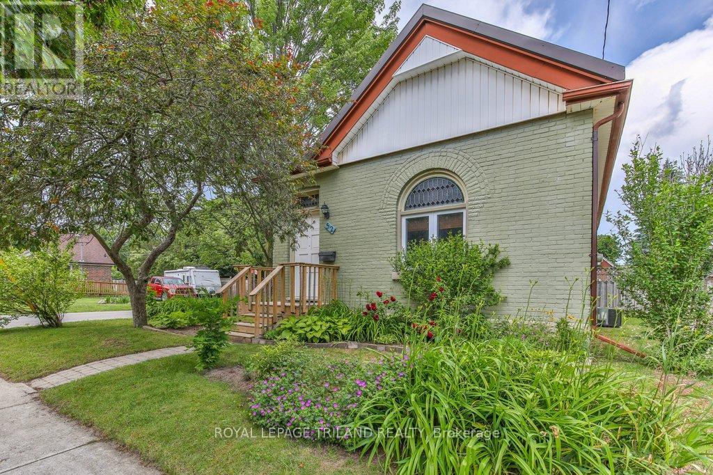 52 EASTMAN AVENUE, London East, Ontario