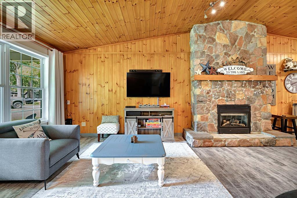 6238 London Road, Lambton Shores, Ontario  N0N 1J0 - Photo 7 - 26014447