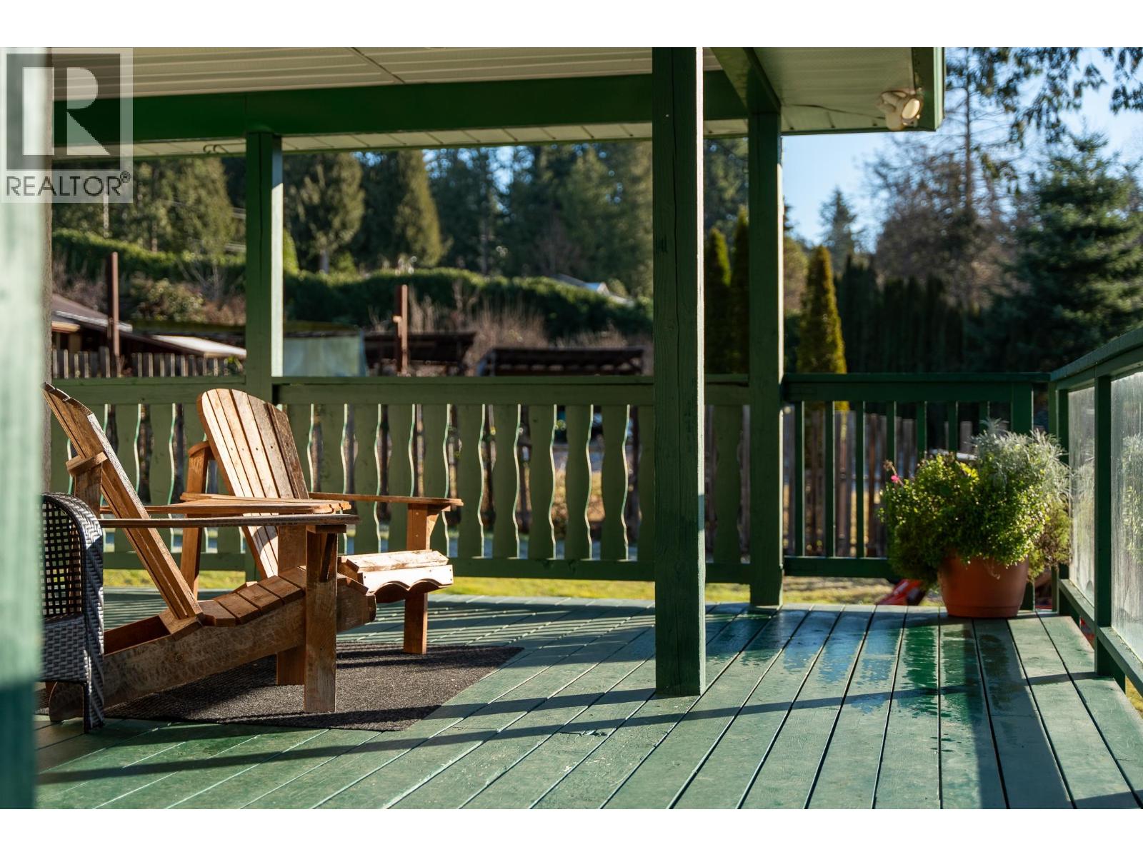 2562 Miles Road, Roberts Creek, British Columbia  V0N 2W4 - Photo 13 - R3137926