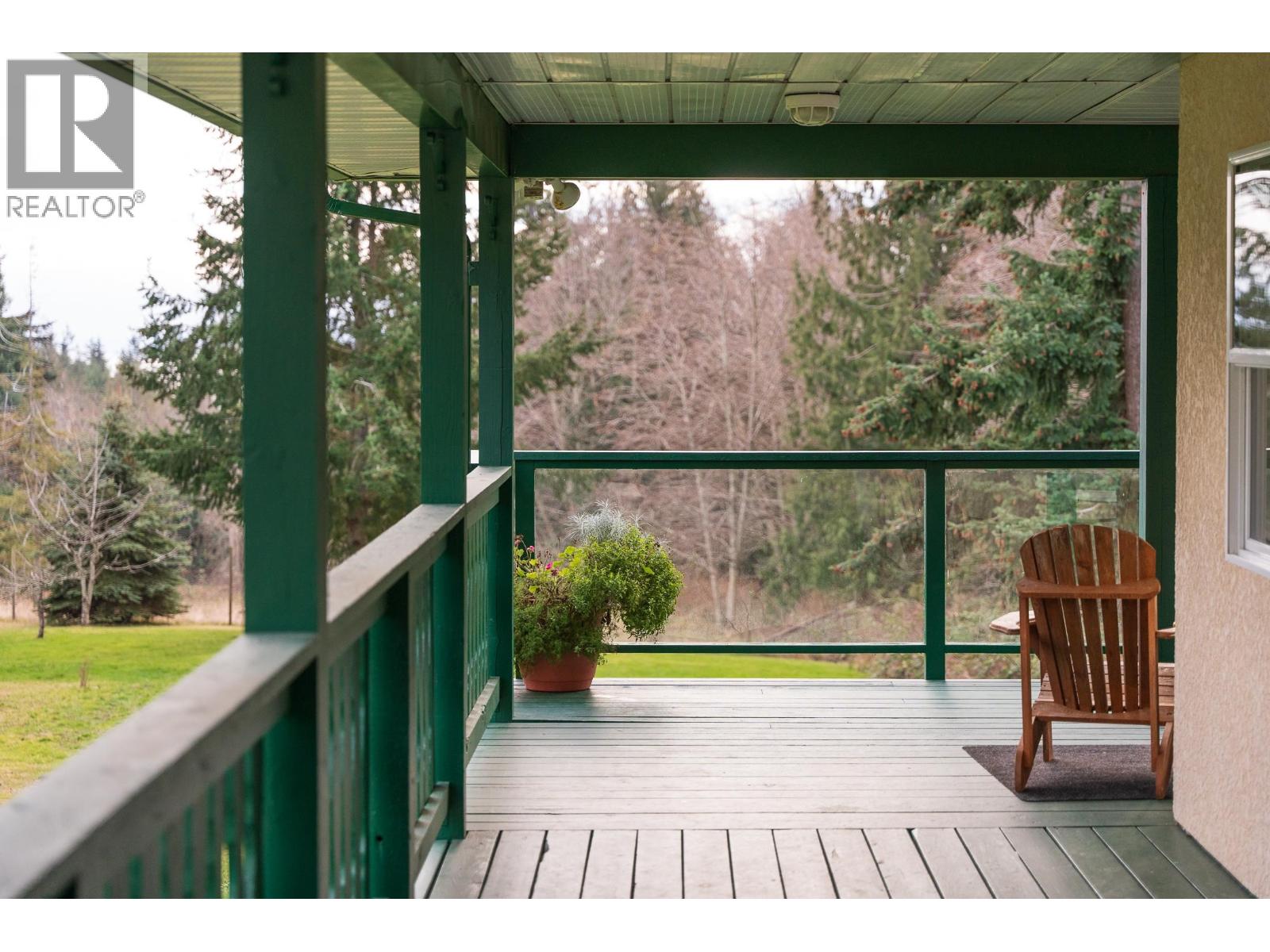2562 Miles Road, Roberts Creek, British Columbia  V0N 2W4 - Photo 14 - R3137926