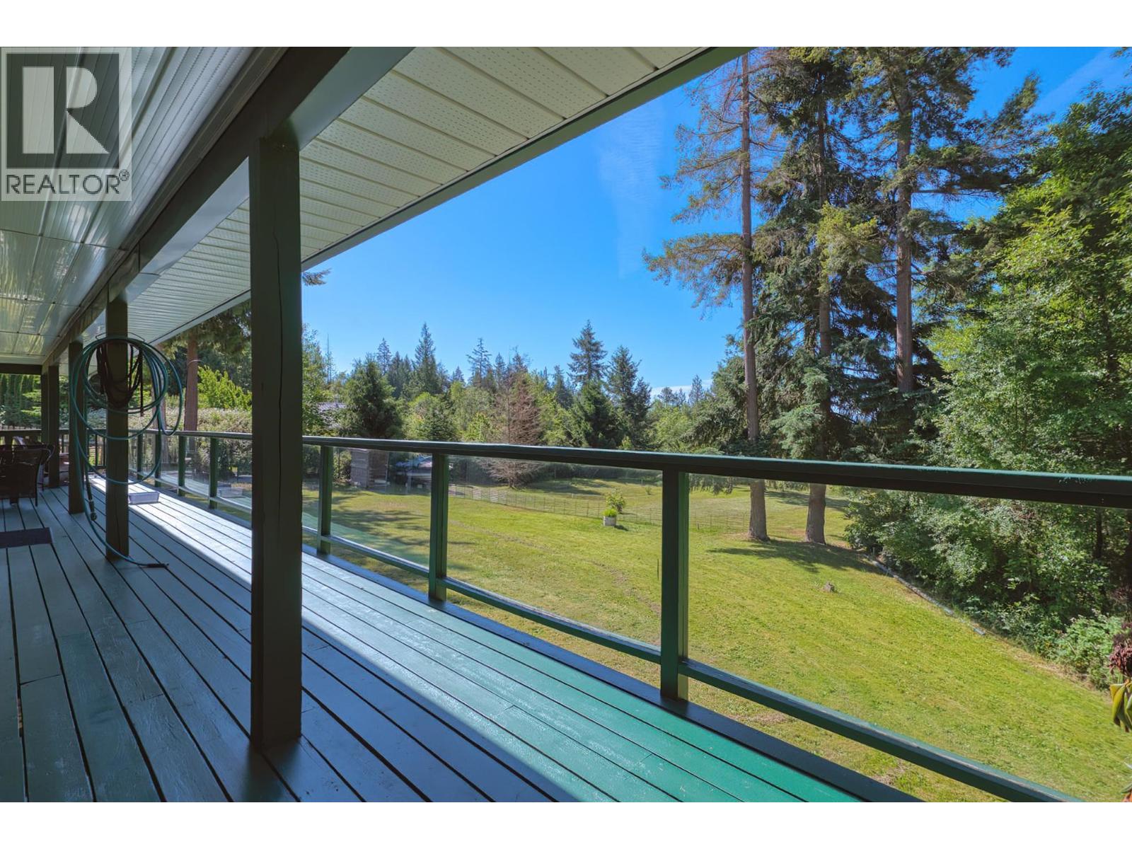 2562 Miles Road, Roberts Creek, British Columbia  V0N 2W4 - Photo 15 - R3137926