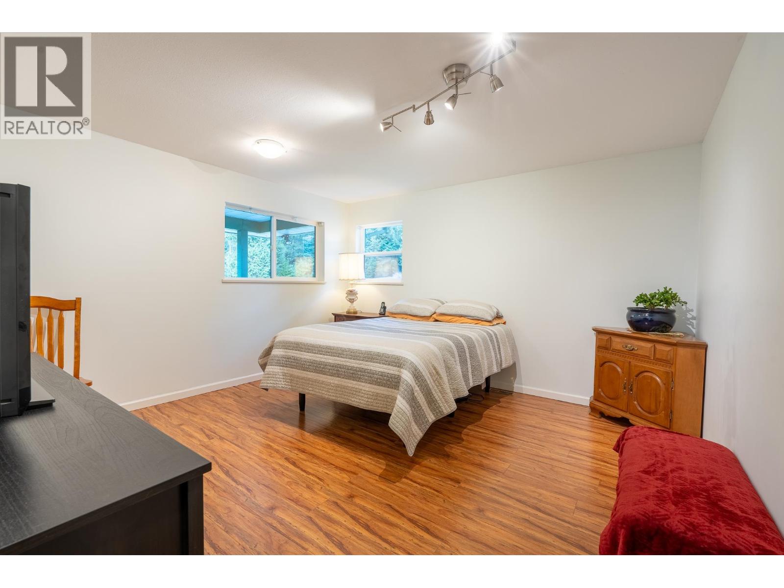 2562 Miles Road, Roberts Creek, British Columbia  V0N 2W4 - Photo 18 - R3137926