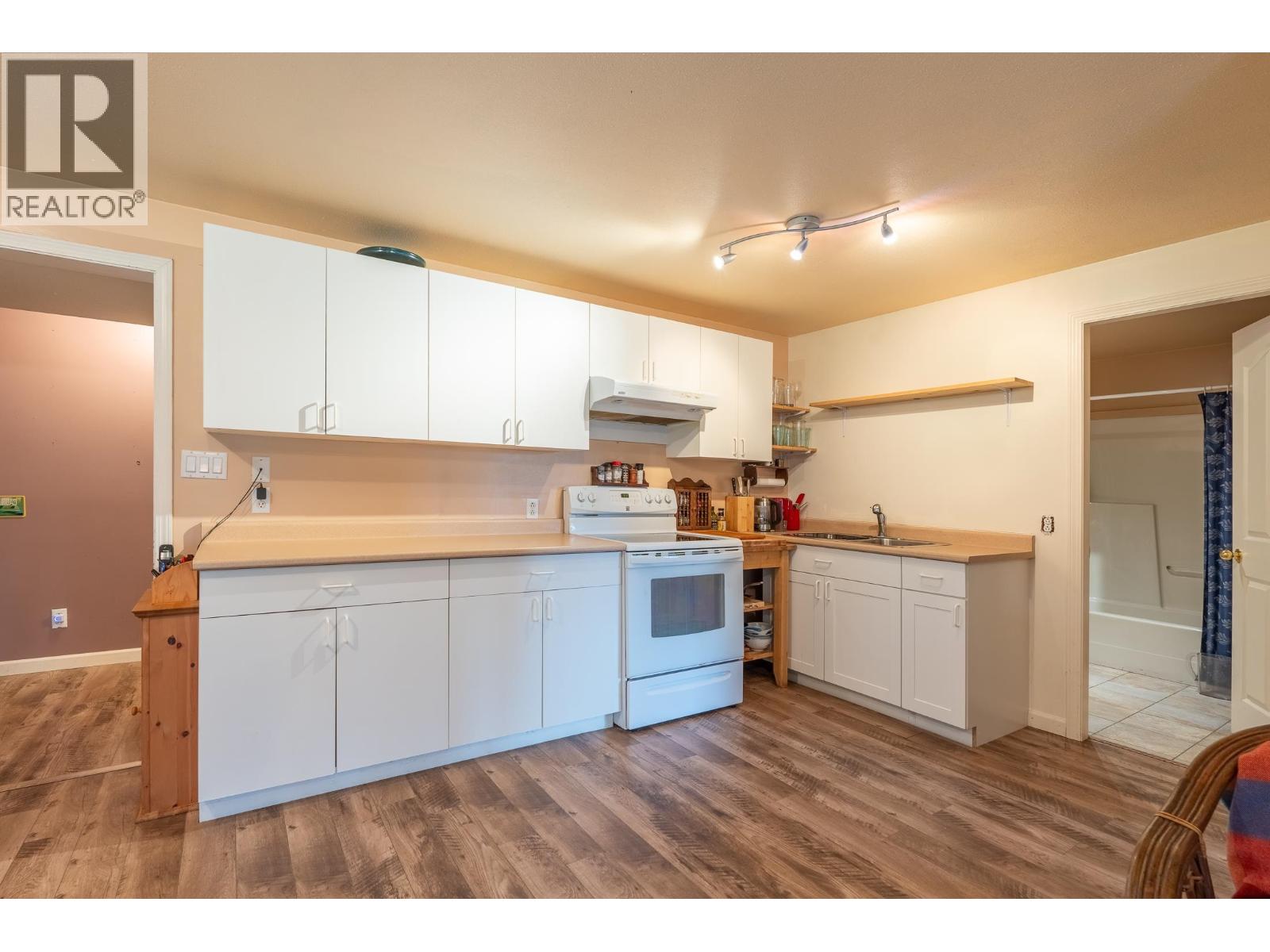 2562 Miles Road, Roberts Creek, British Columbia  V0N 2W4 - Photo 32 - R3137926