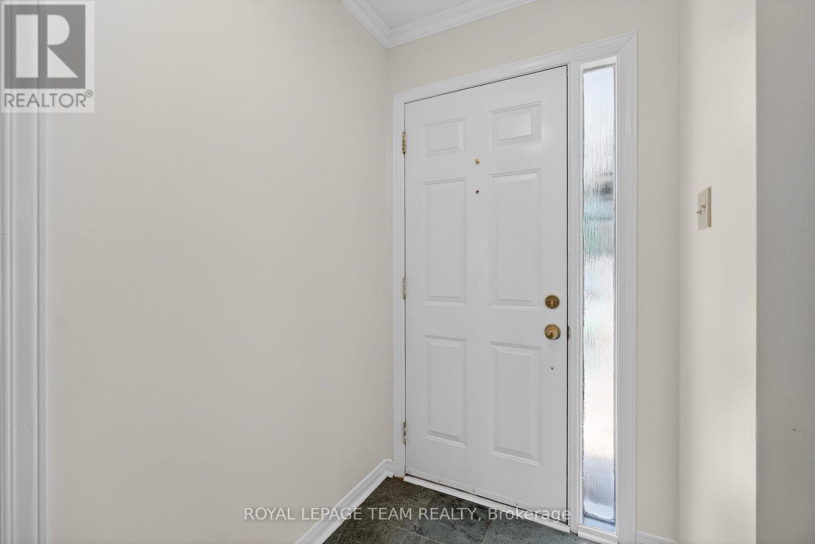 6 Shetland Way, Ottawa, Ontario K2M 1P5 - Photo 3 - X13468940