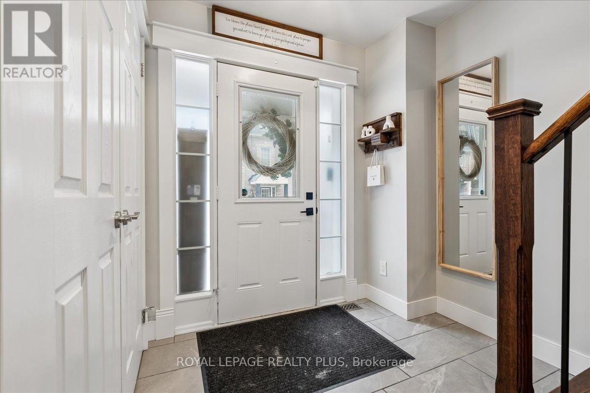 29 Jeremiah Lane, Toronto, Ontario  M1J 0A3 - Photo 3 - E13456840
